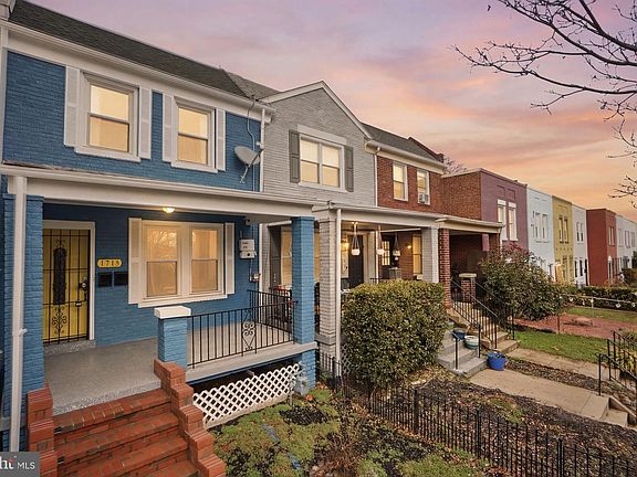 3rd image of 1714 E St NE