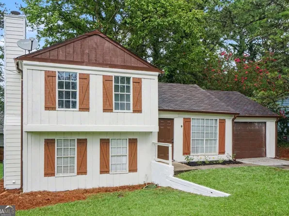 4584 Garden Hills Dr, Stone Mountain, GA 30083