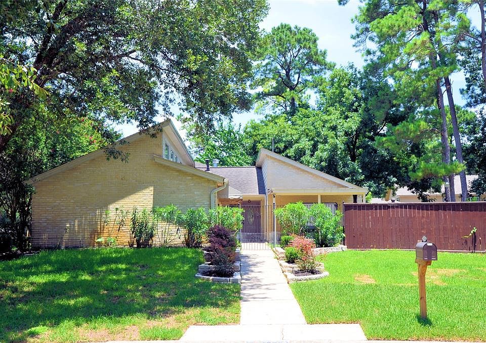 1st image of 10534 Moorcreek Dr