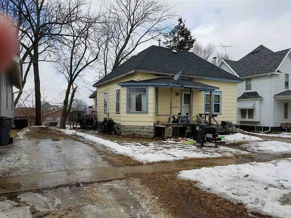 1st image of 20 6th Ave NE