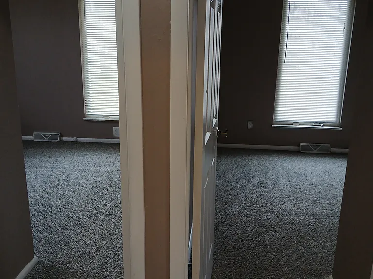 4048 E Livingston Ave — Photo 13