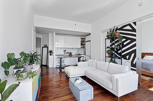 1st image of 10-17 Jackson Ave #5E