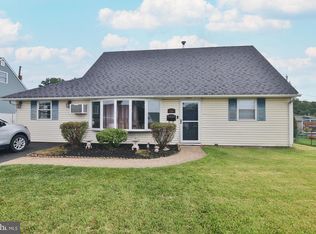 134 Heartwood Rd, Levittown, PA 19056