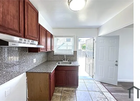 1503 88th Ave — Photo 2