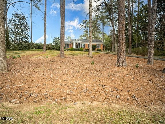 2nd image of 4889 Brittany Dr