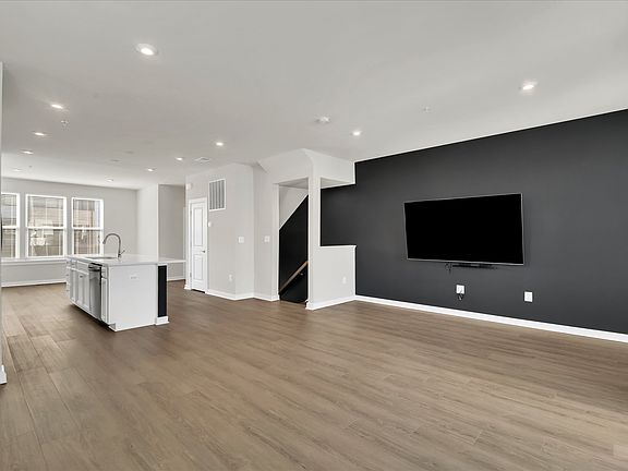 3rd image of 5610 Hyattsville Dr