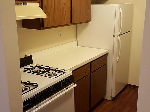 4th image of 107 Boulder Hill Pass APT 18