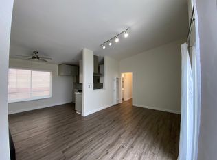 321 21st St #B, Huntington Beach, CA 92648