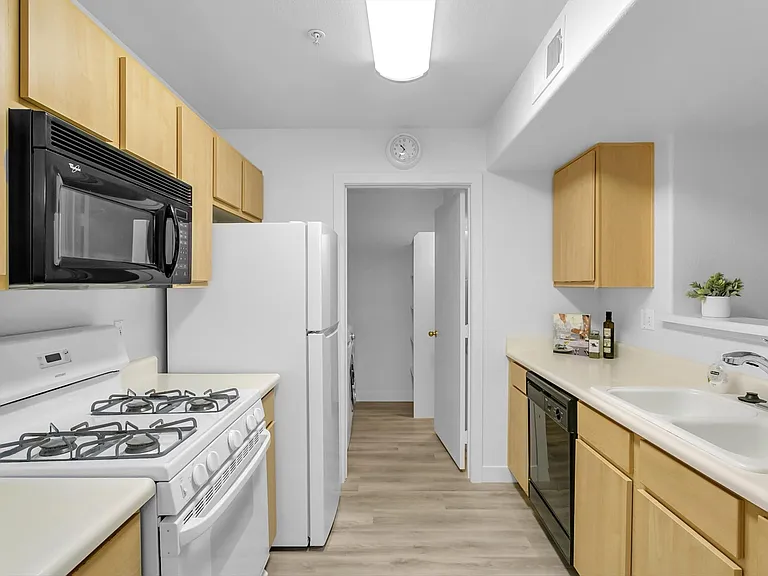950 Seven Hills Dr #1016 — Photo 3