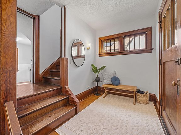 5th image of 2222 Lincoln St NE