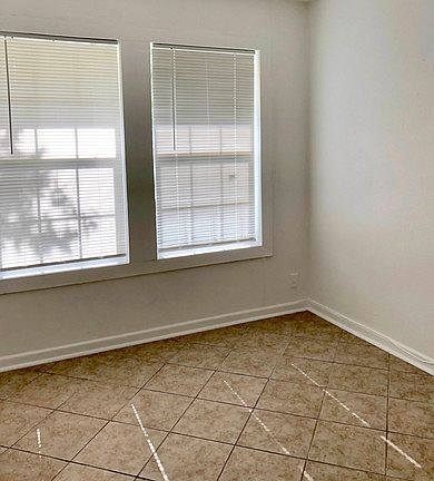 4th image of 102 Anton Dr