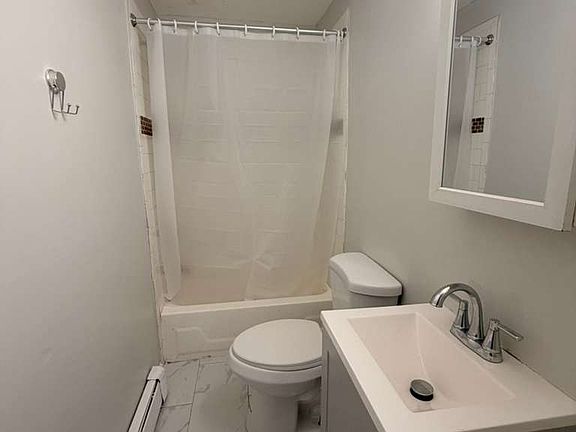 3rd image of 131 Clay St #1A