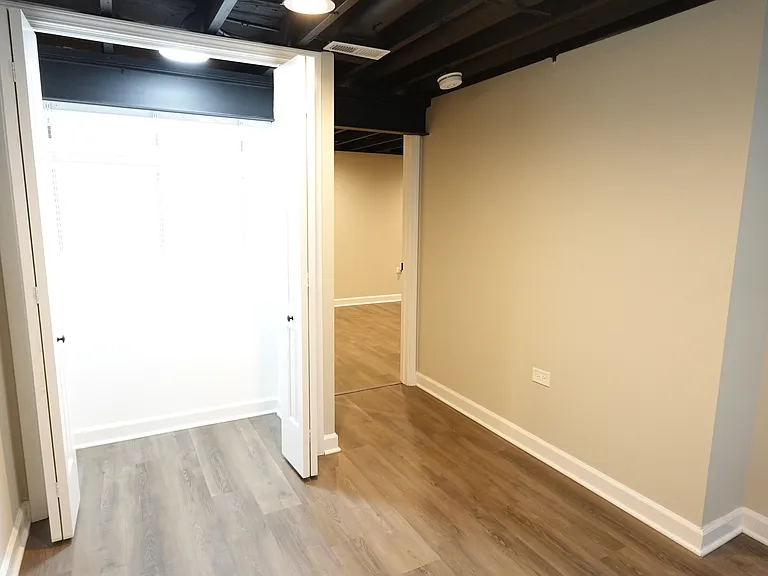 111 W Green Meadows Blvd — Photo 28