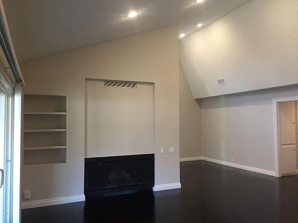 1st image of 31570 Agoura Rd Unit 4