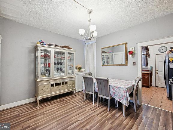 4th image of 112 E Albanus St