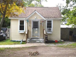 186 Woodland Dr, Mastic Beach, NY 11951