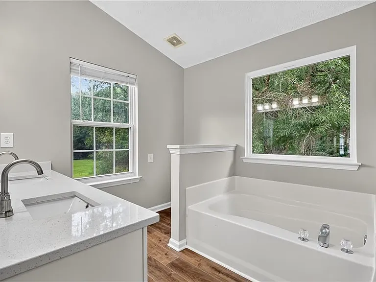 4554 Darrowby Dr — Photo 19