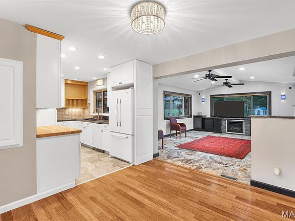 4th image of 157 Romine Cir