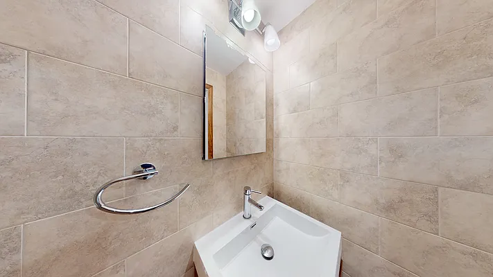 Rented by Bond New York | media 41