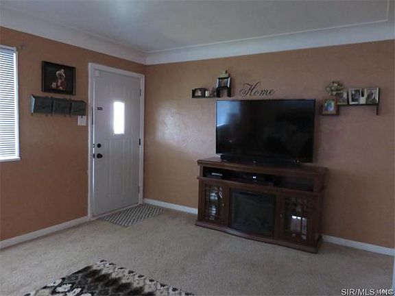 2nd image of 216 Lucinda Dr