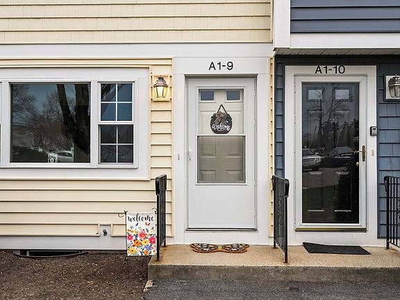 3rd image of 9 Lydon Ln #A1