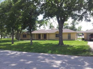 9010 Banker St, Needville, TX 77461