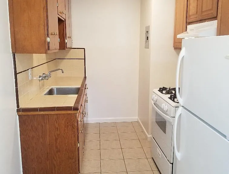 306 Perrymont Ave — Photo 1