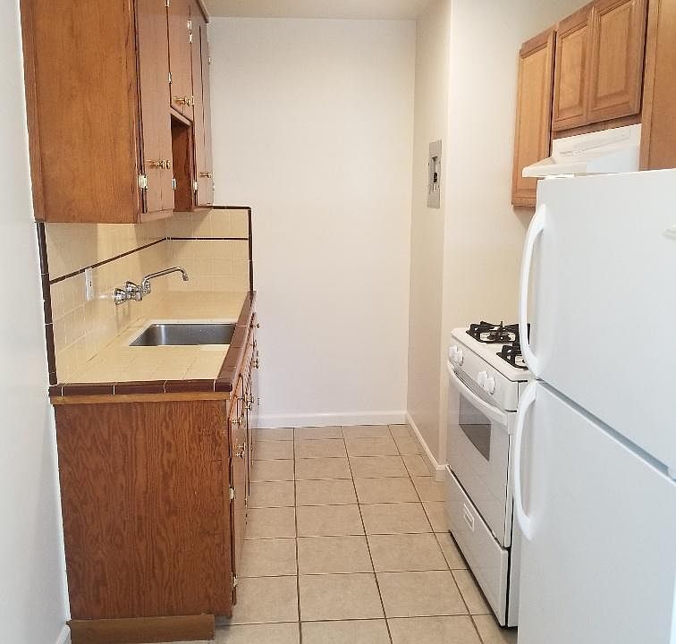 1st image of 306 Perrymont Ave