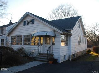 31 Magnolia Ave, Norwalk, CT 06850