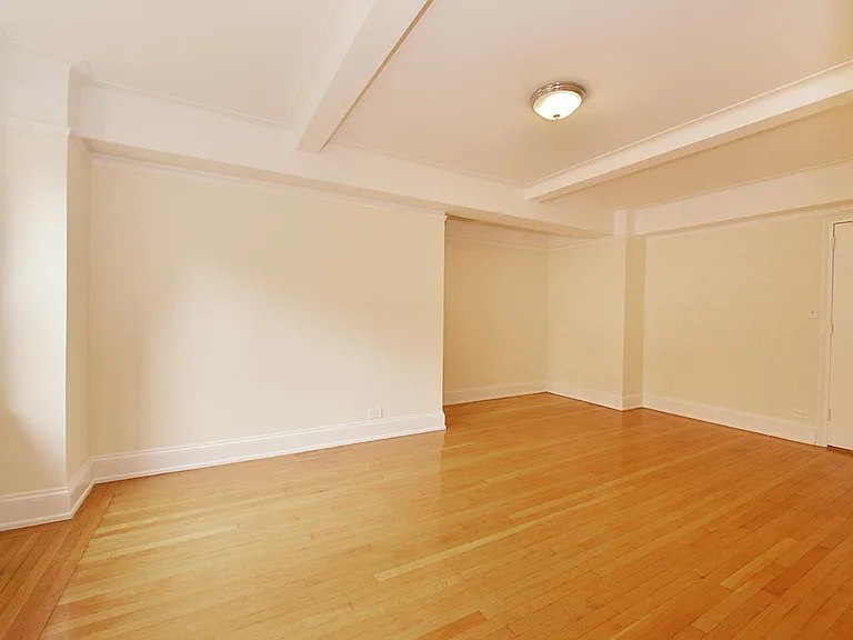 304 W 75th St #8D — Photo 5