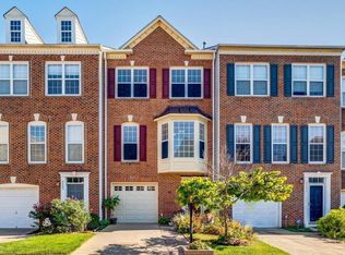 6389 Hawk View Ln, Alexandria, VA 22312