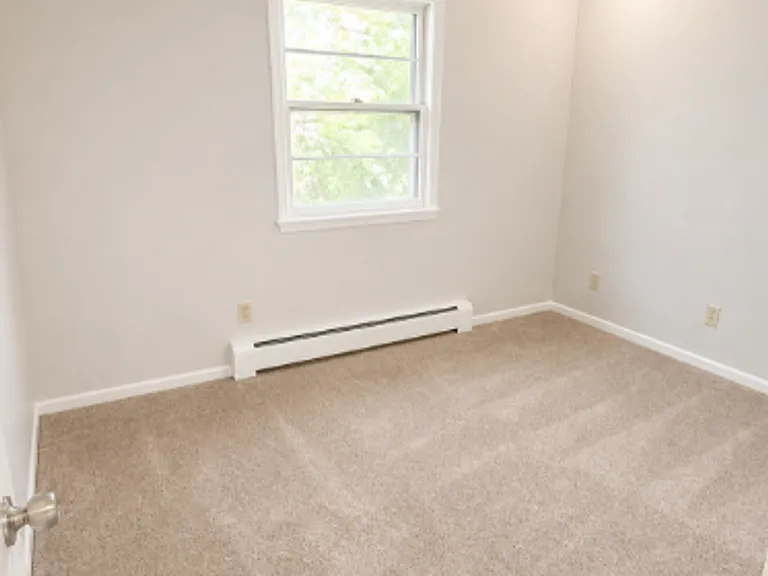 4200 Knob Hill Dr — Photo 4