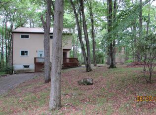 64 E Woodhaven Dr, White Haven, PA 18661
