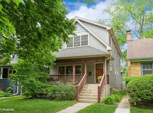 2200 Pioneer Rd, Evanston, IL 60201