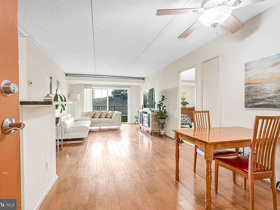 3rd image of 75 S Reynolds St APT 109