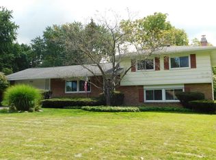 15 Barnfield Rd, Pittsford, NY 14534