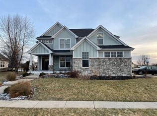 106 Northgate Dr, Sycamore, IL 60178