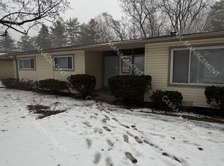 1058 Cora Dr, Flint, MI 48532