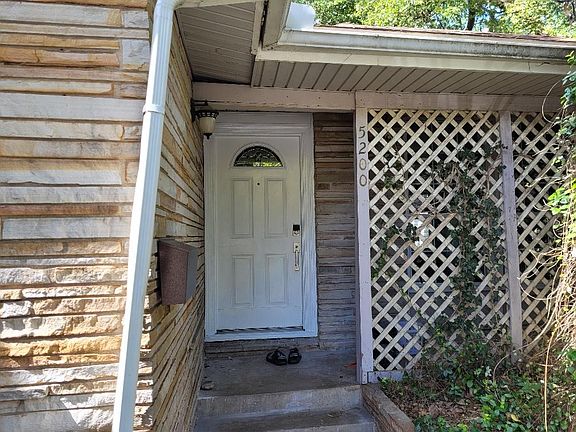 Entryway of 5200 Avon Pl