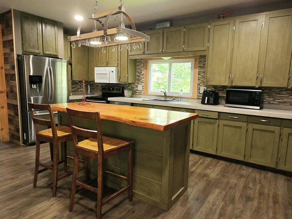 1st image of 724 Sawyer Road