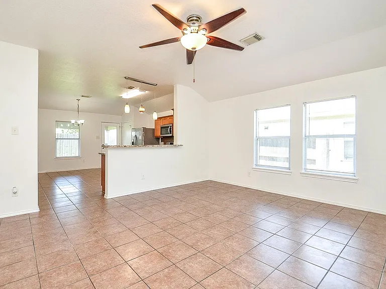 18142 Sorrell Oaks Ln — Photo 6