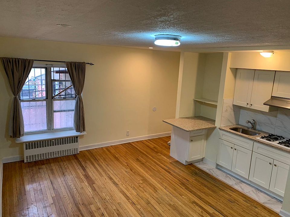 1st image of 109-28 Saultell Ave Floor 1