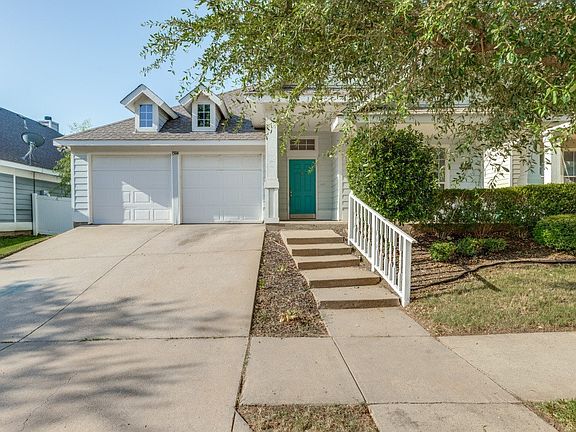 3rd image of 1504 Oakcrest Dr
