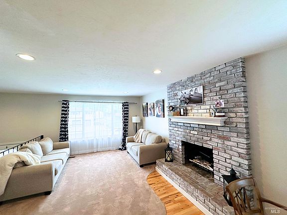 5th image of 713 E East St #F