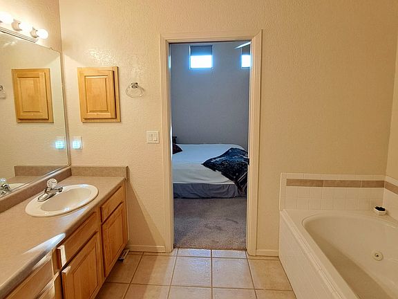 4th image of 1062 Mormon Dr