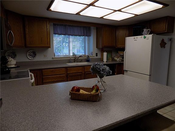 5th image of 59 Cambridge Ct