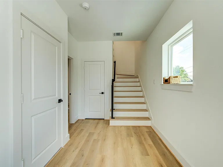 4035 Buck St — Photo 6