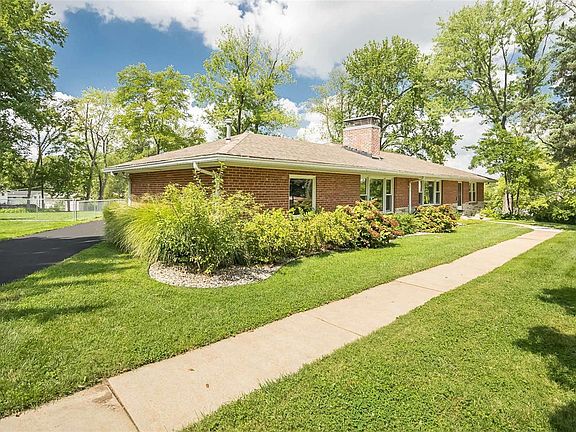 3rd image of 10601 Lavinia Dr