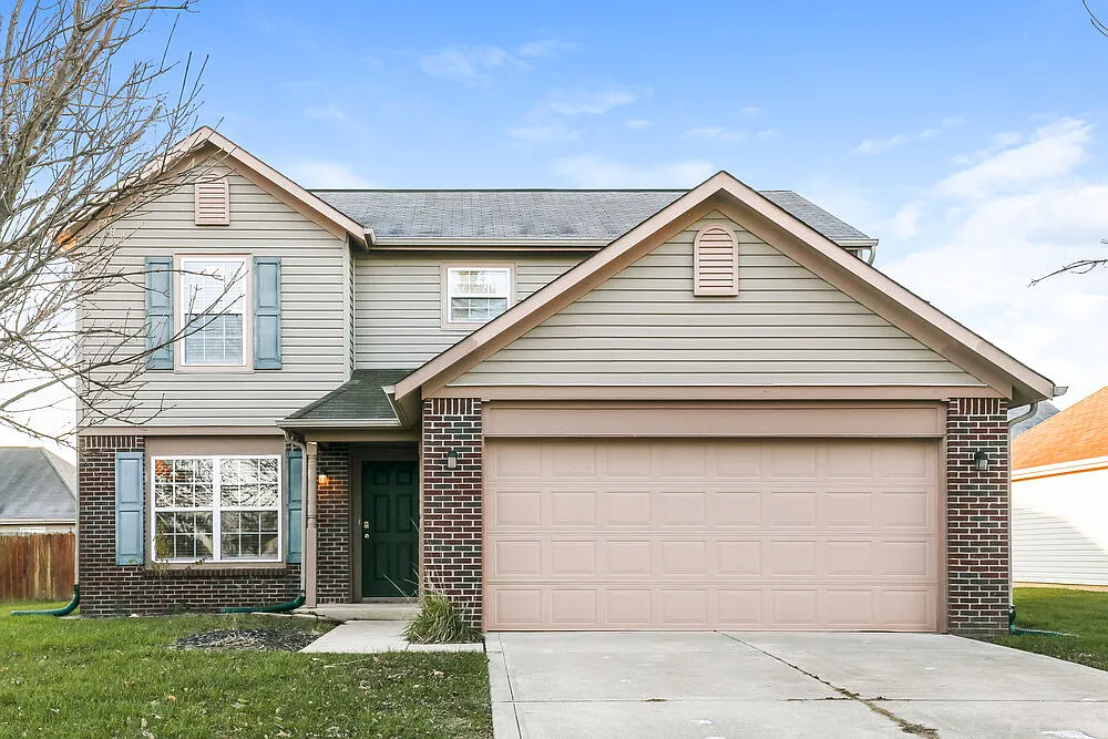 4 bed, 2.5 bath, 1704 sqft, $2,100 — Photo 1