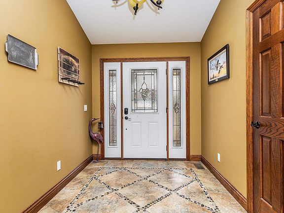 2nd image of 2285 Julia Dr